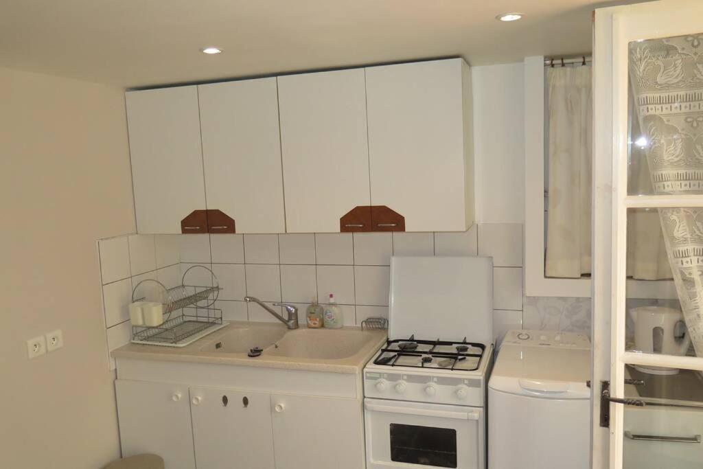 Les Petits Self Contained 2 Bedroom Apartment Molieres (Dordogne) ภายนอก รูปภาพ