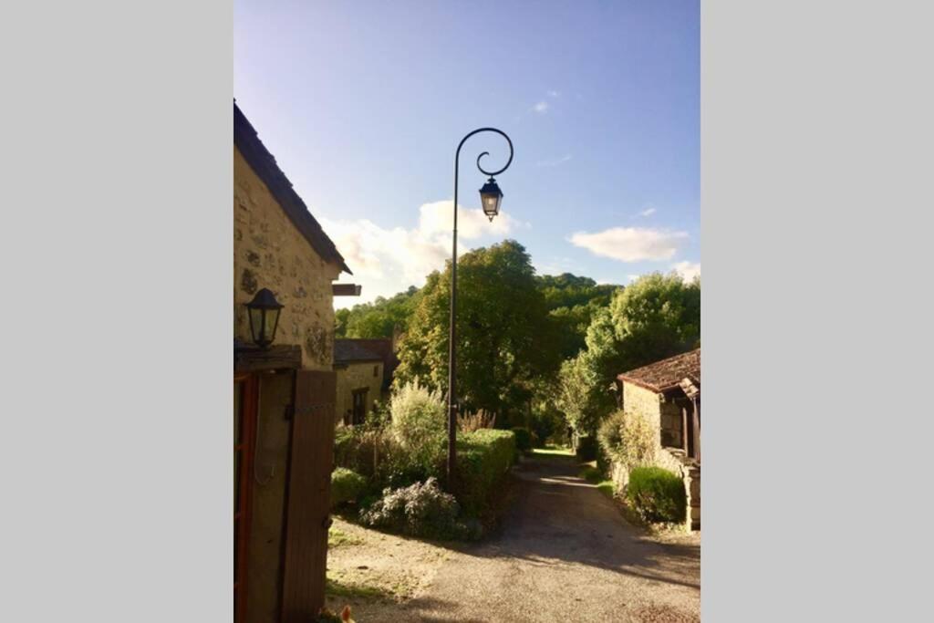 Les Petits Self Contained 2 Bedroom Apartment Molieres (Dordogne) ภายนอก รูปภาพ